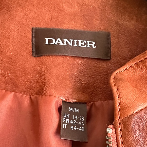 Danier Women's Rich Tan Leather Jacket - Picture 2 of 6